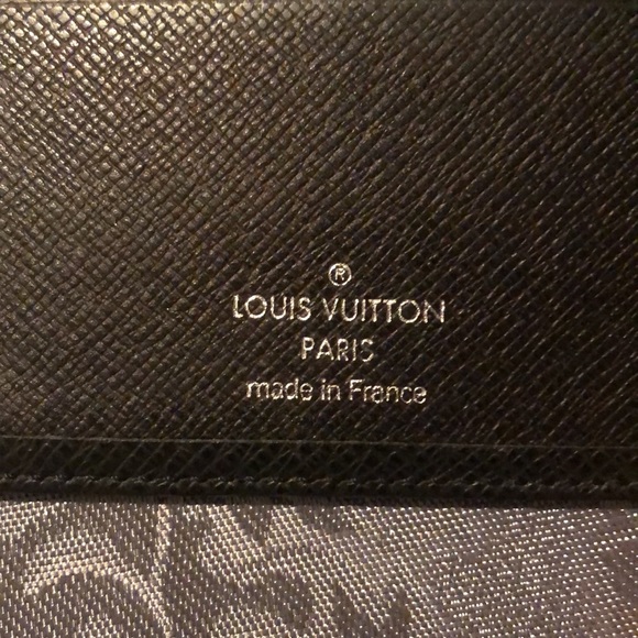 Black Louis Vuitton Wallet - Picture 11 of 11